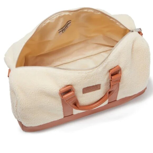 TOMS Duffel Bag - Great for weekend getaway! - Picture 3 of 6
